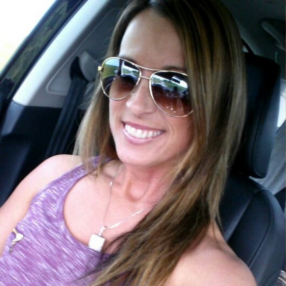 Meet your Posher, Lindsey - Picture 1 of 1